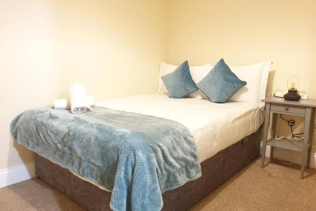 Large 3 Bed, Galway City Centreアパートメント エクステリア 写真
