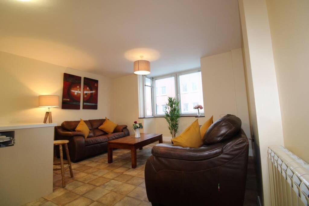 Large 3 Bed, Galway City Centreアパートメント エクステリア 写真