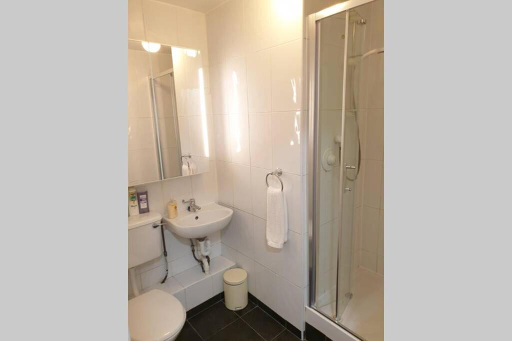 Large 3 Bed, Galway City Centreアパートメント エクステリア 写真