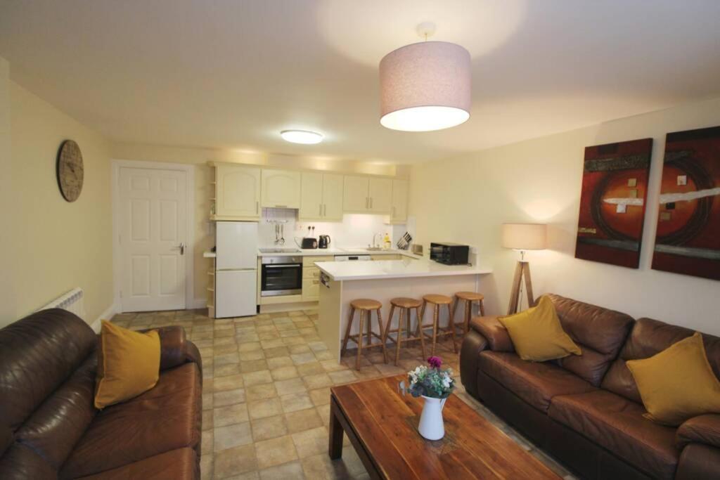 Large 3 Bed, Galway City Centreアパートメント エクステリア 写真