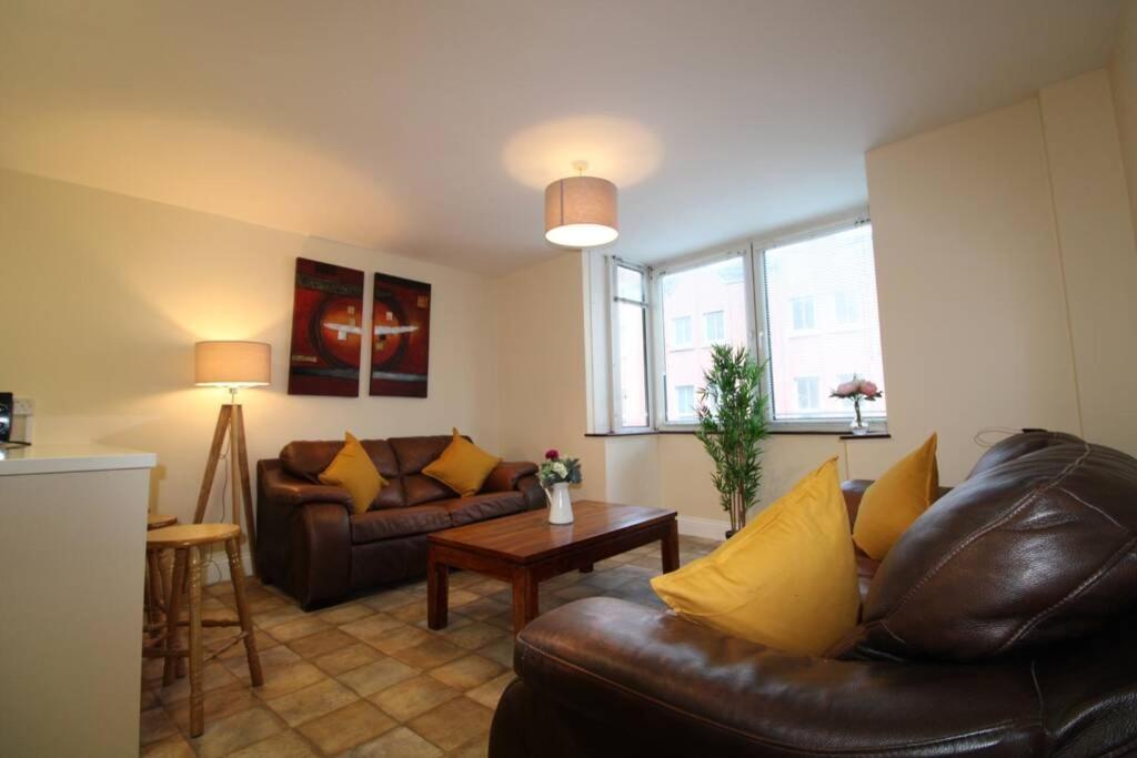 Large 3 Bed, Galway City Centreアパートメント エクステリア 写真